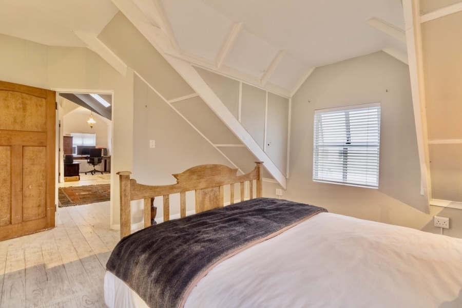 5 Bedroom Property for Sale in Grotto Bay Western Cape